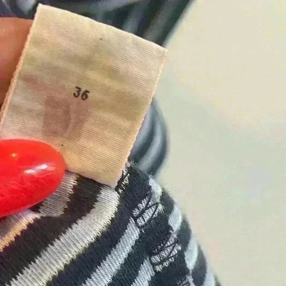 Polo by Ralph Lauren Size Medium Navy and White Striped - Picture 7 of 9